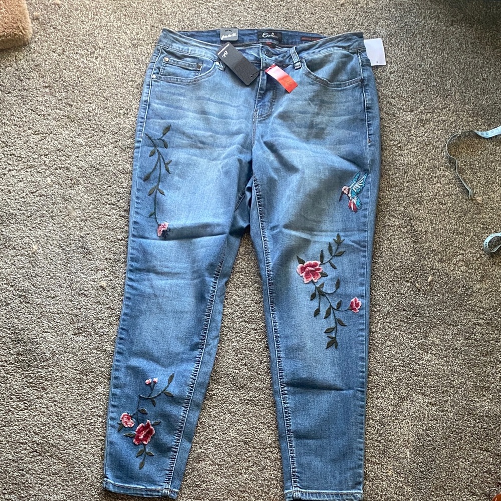 Women's Blue Hummingbird  Embroidered Jeans - Picture 4 of 6